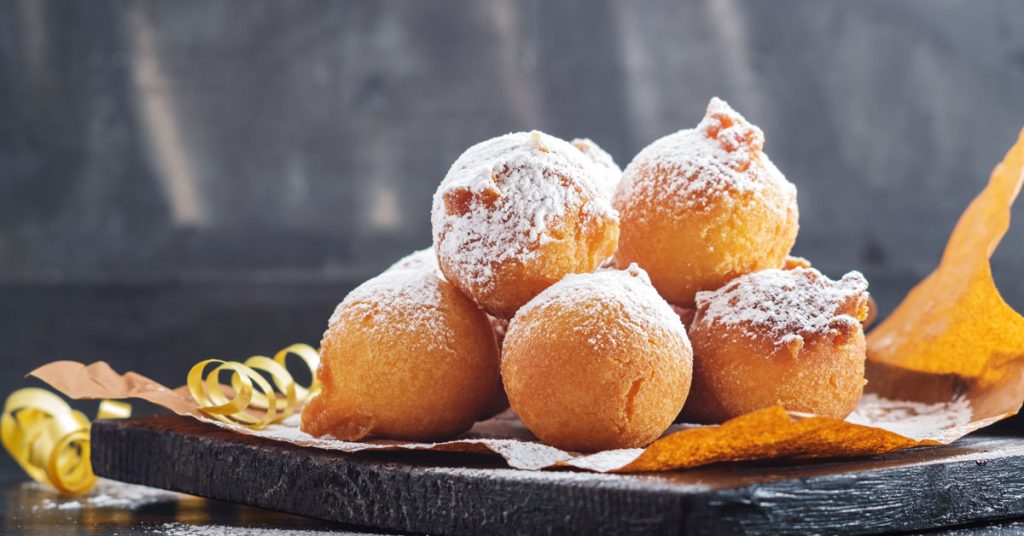 Dolci di carnevale con il vino
