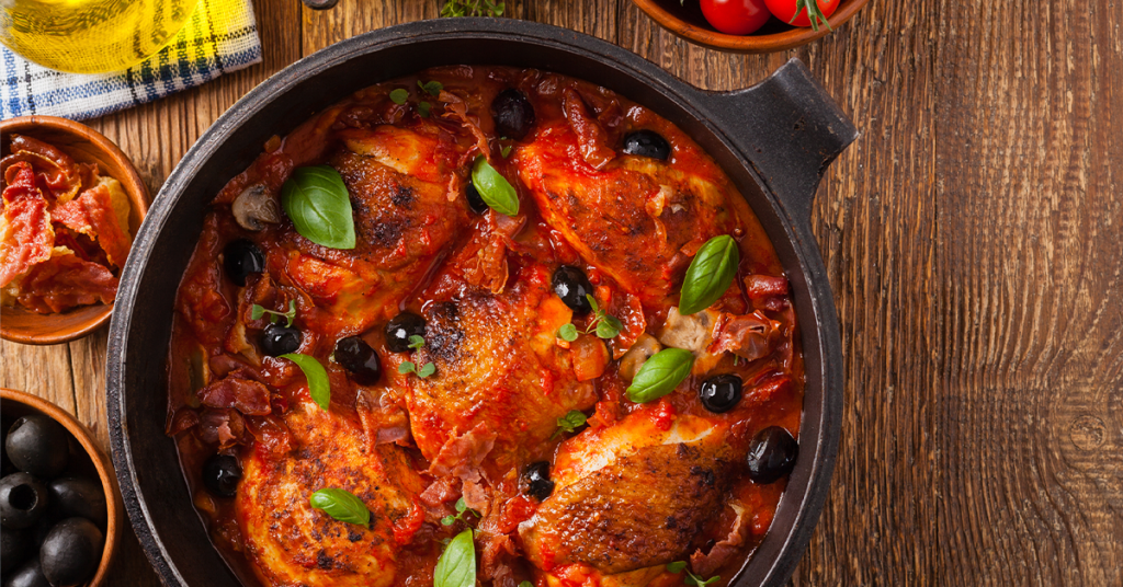 pollo alla cacciatora della nonna in tavola